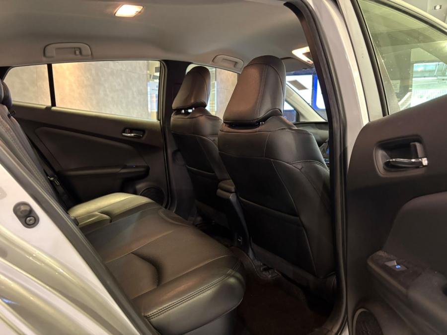 Prius 1.8 Hybrid S - Image 4